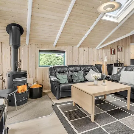 Pet Friendly In Sydals With Wifi Holiday home Horuphav